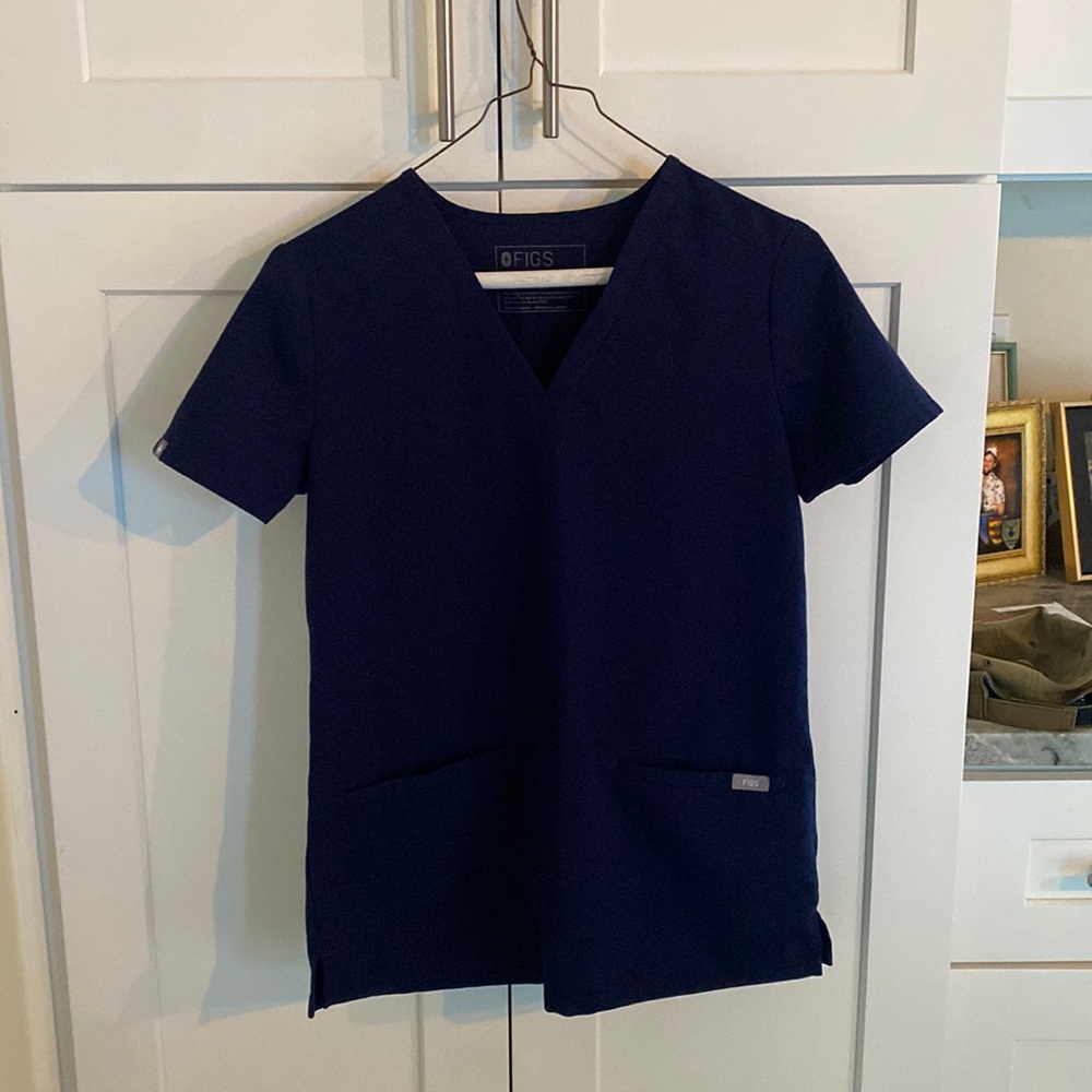 Figs Scrub Top